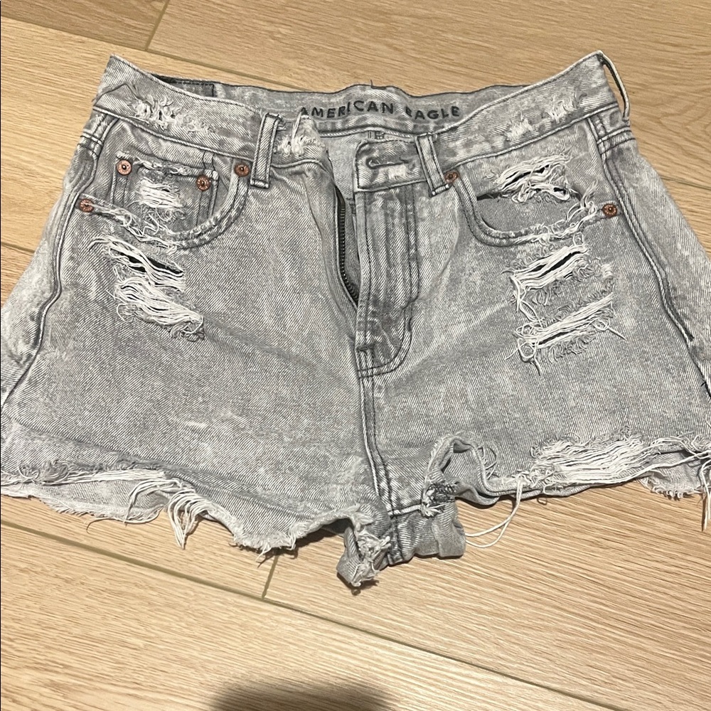American Eagle Outfitters Women's Light Gray Distressed Jean Shorts